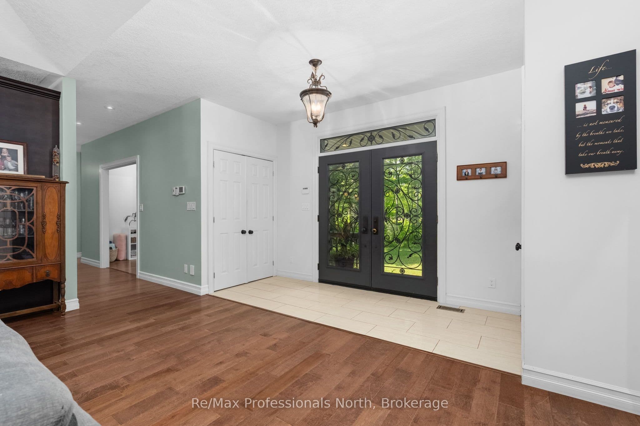 2452 Doe Lake Road, Gravenhurst, ON P1P 1R3