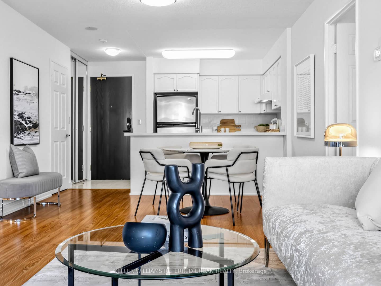 23 Hollywood Avenue 1807, Toronto, ON M2N 7L8