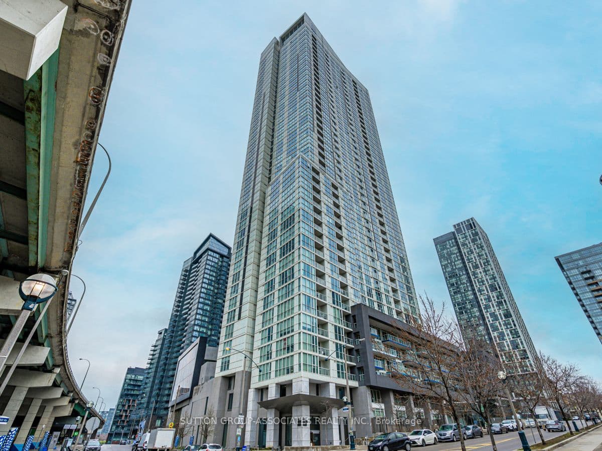 75 Queens Wharf Road 2808, Toronto, ON M5V 0J8