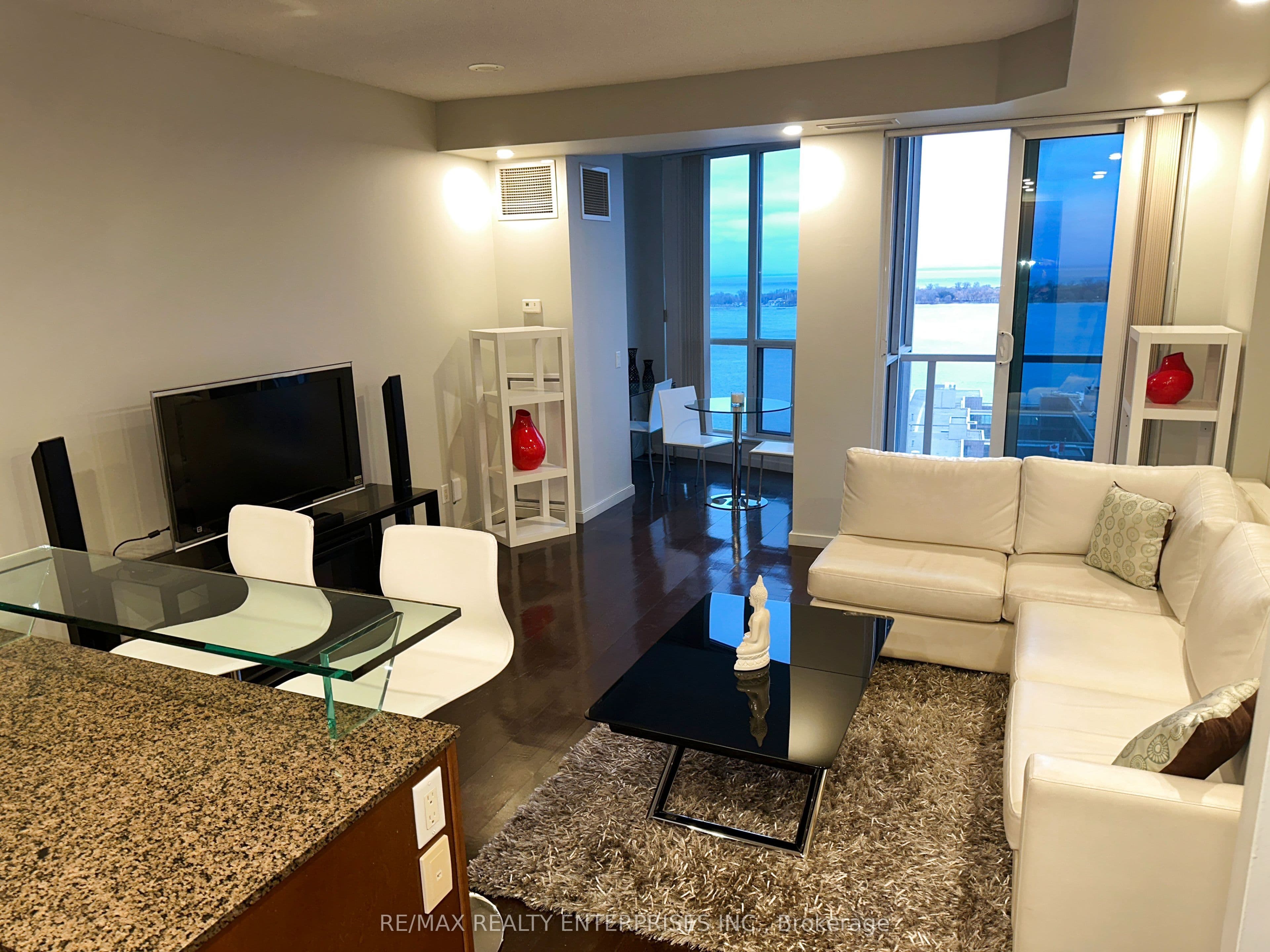 8 York Street 2710, Toronto, ON M5J 2Y2