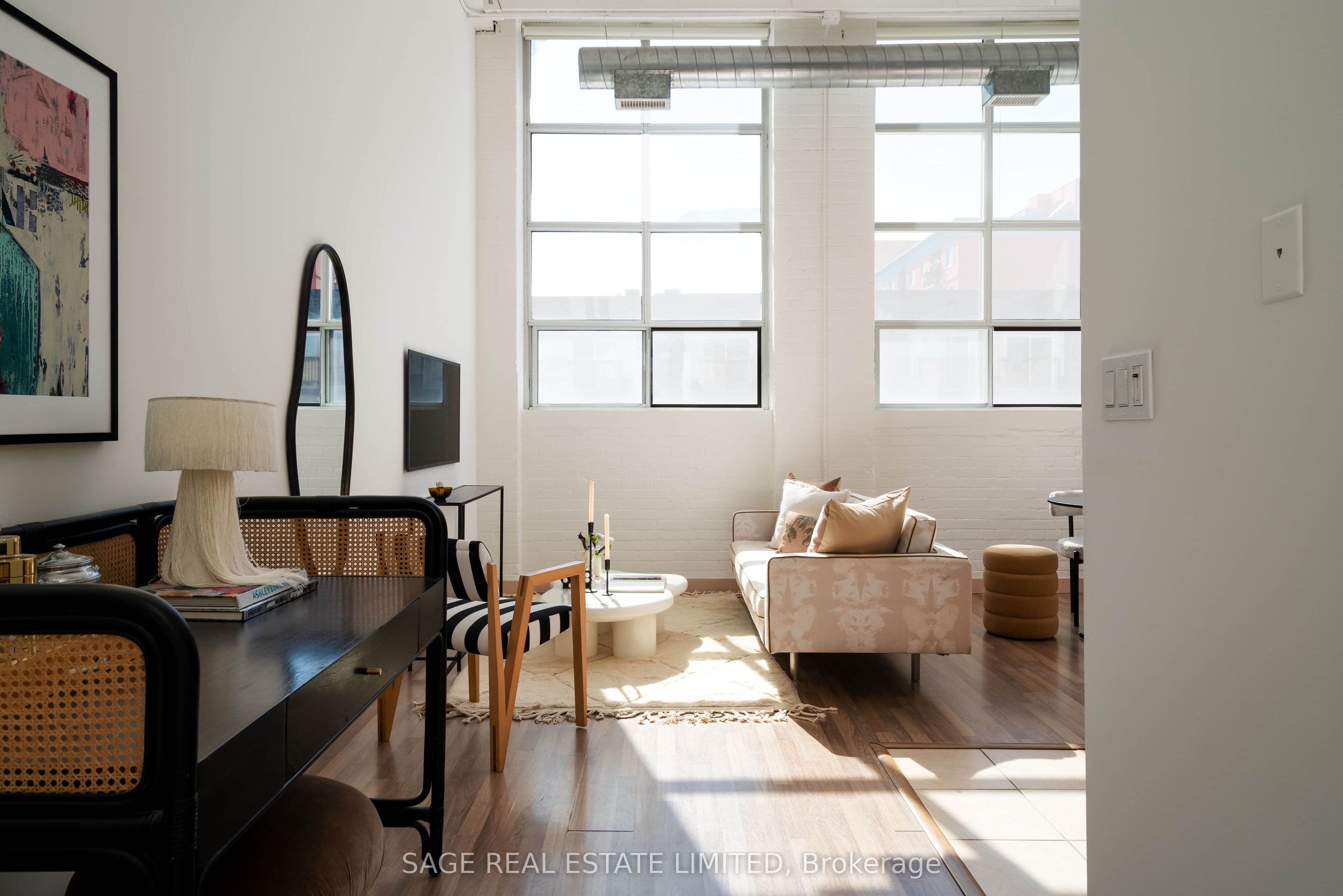 284 St Helens Avenue 204, Toronto, ON M6H 4A4