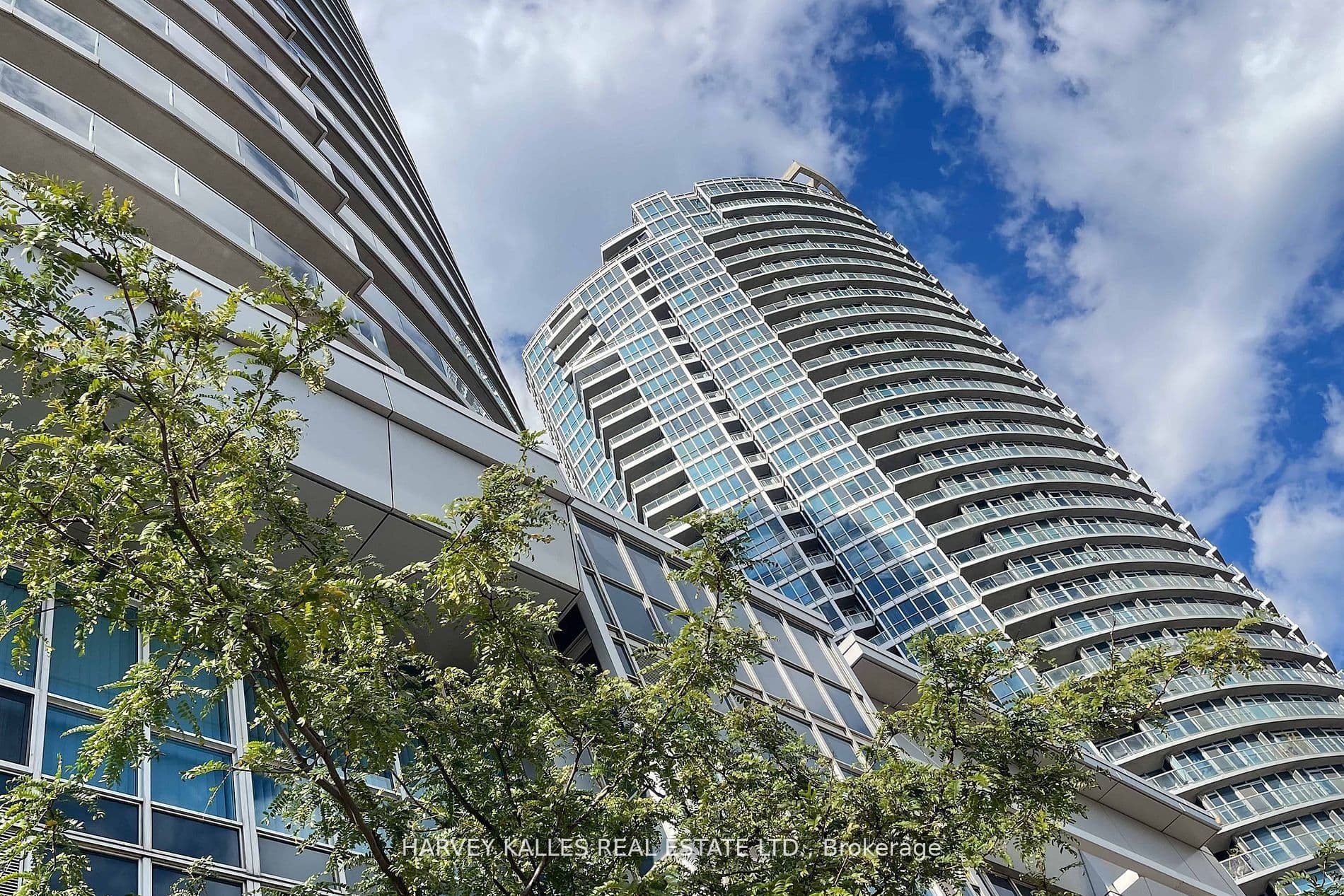 218 Queens Quay W 502, Toronto, ON M5J 2Y6