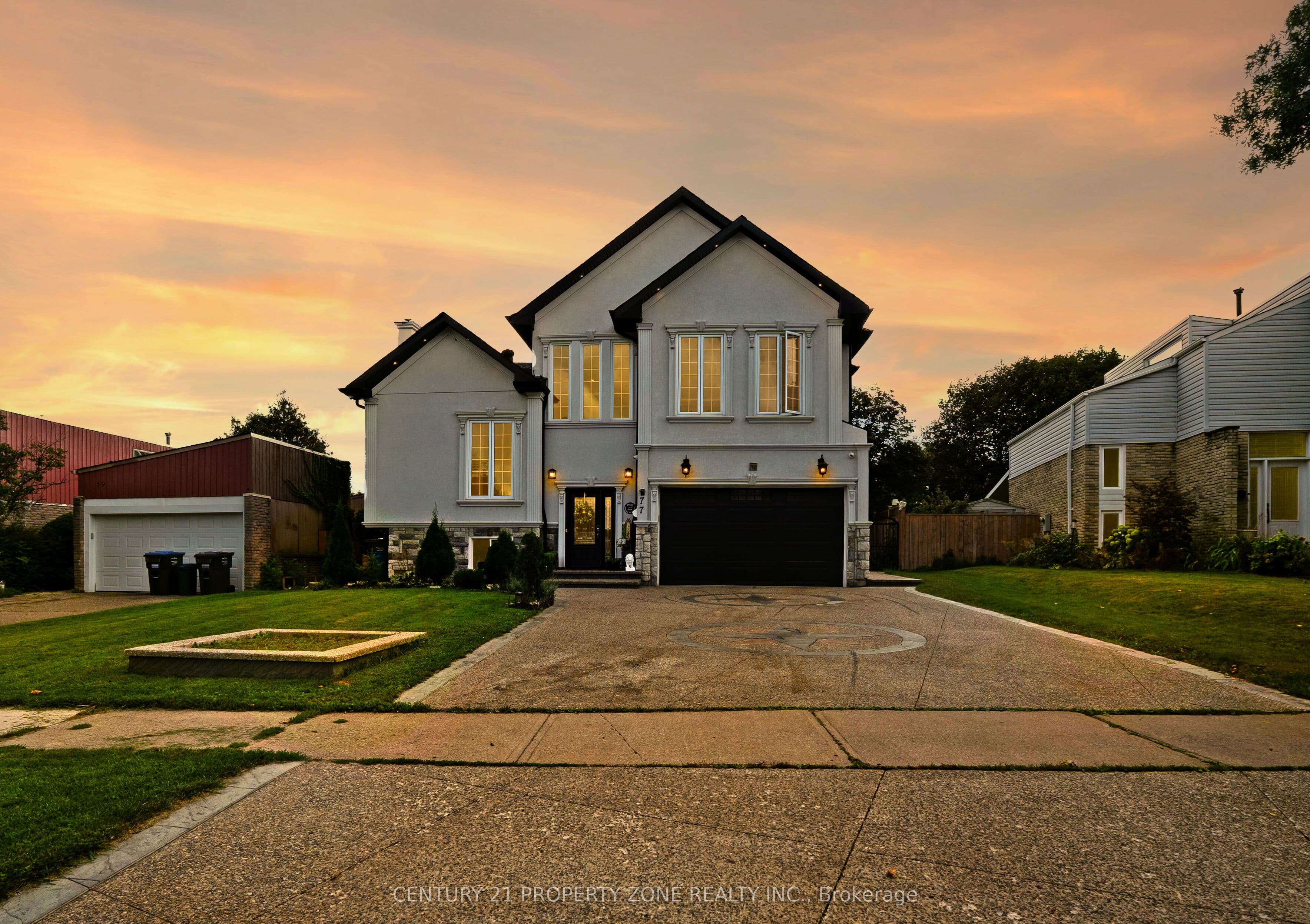 77 Bowshelm Court, Mississauga, ON L5N 1K2