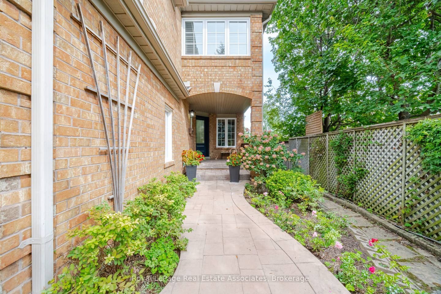 5923 Tweed Court, Mississauga, ON L5M 5S6