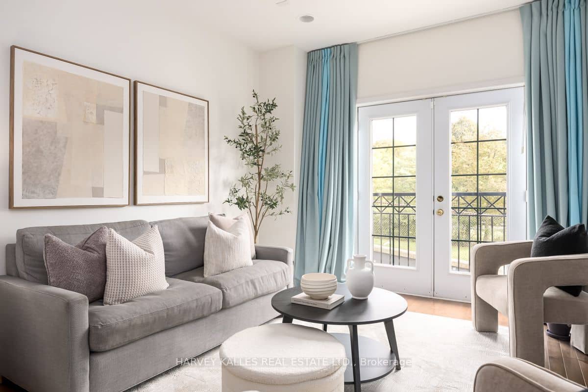 1 Baxter Street TH 9, Toronto, ON M4W 3W1