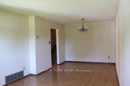 31 Manitou Crescent, Brampton, ON L6S 2Z6