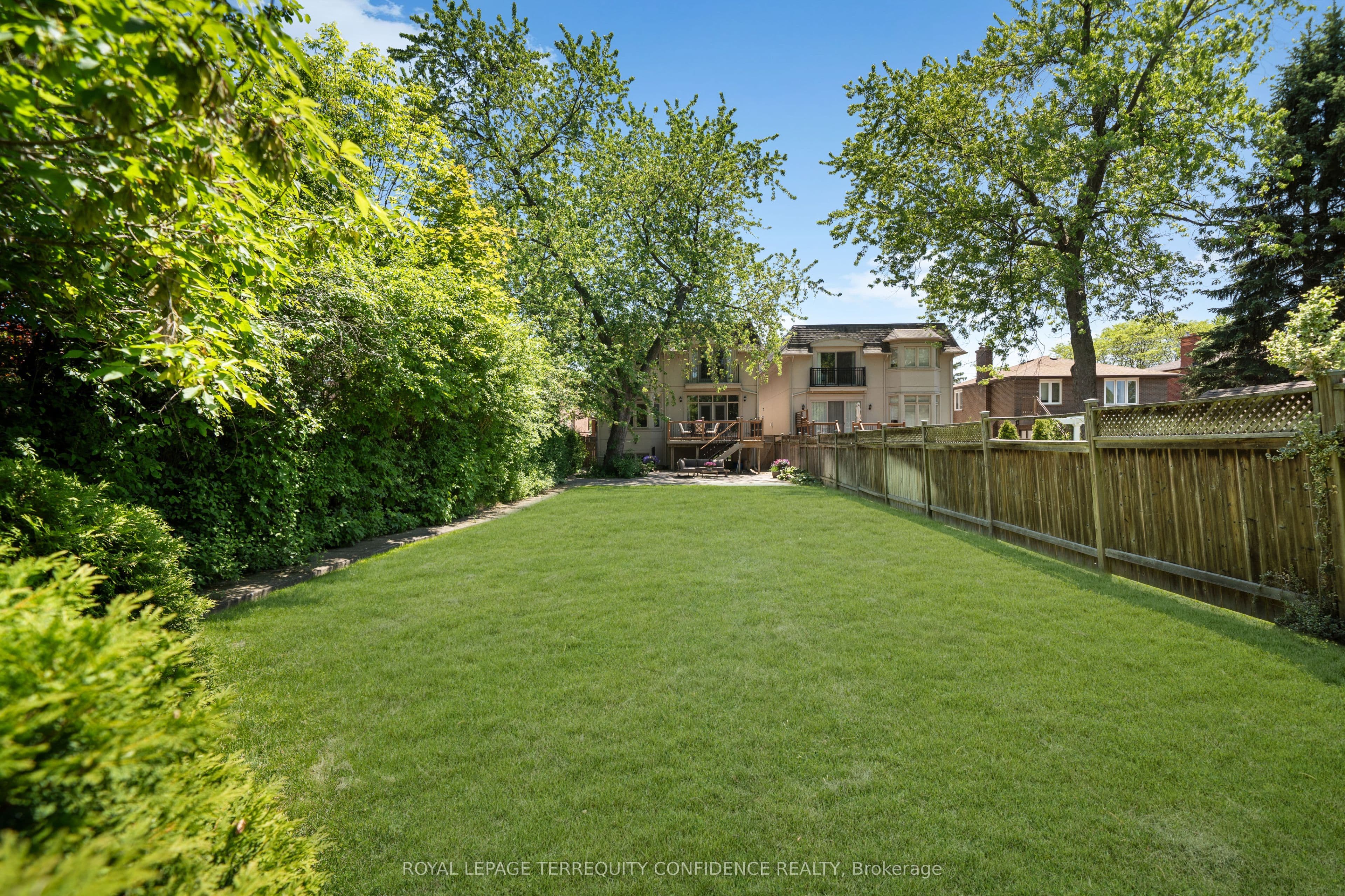 466A Ellerslie Avenue, Toronto, ON M2R 1C4