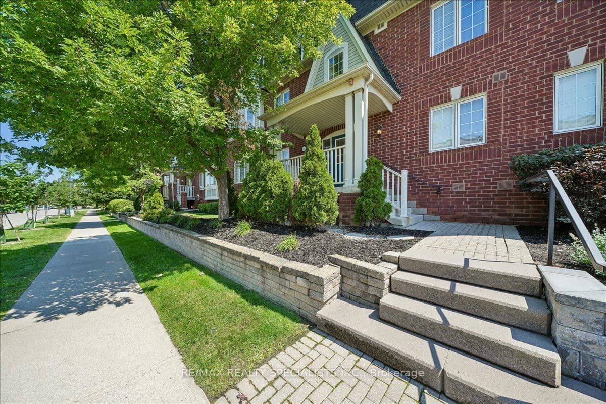 614 Shoreline Drive 5, Mississauga, ON L5B 0A8
