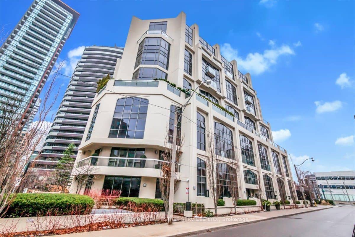 3 Mcalpine Street 108, Toronto, ON M5R 3T5