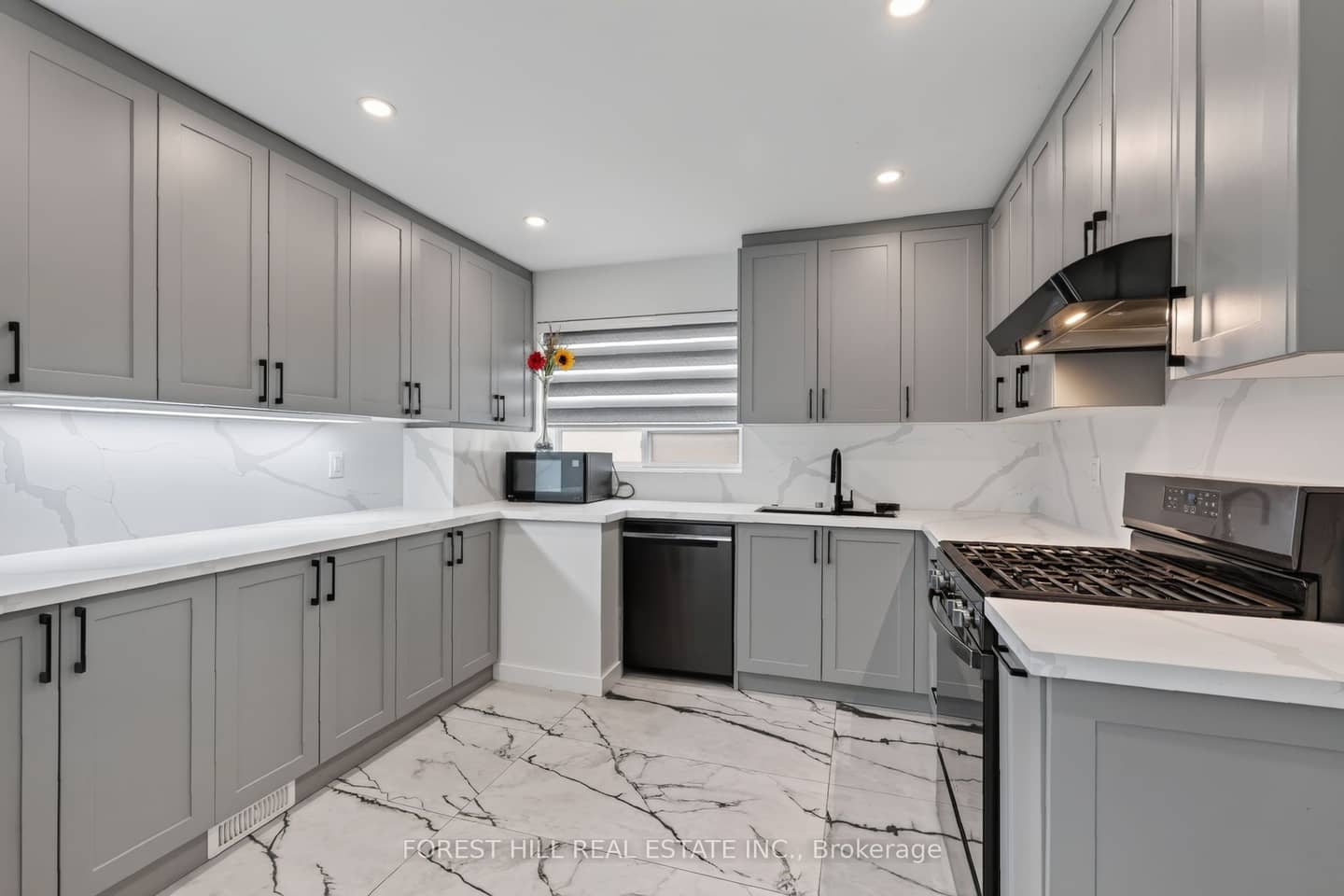286 Palmer Avenue, Richmond Hill, ON L4C 1P3