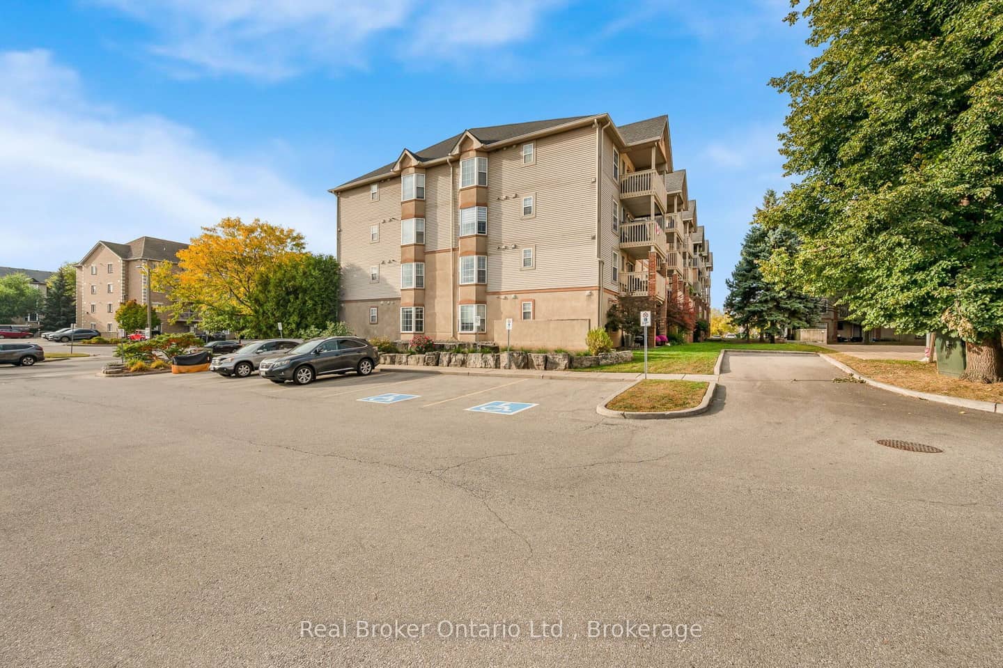 4015 KILMER Drive 204, Burlington, ON L7M 4M4