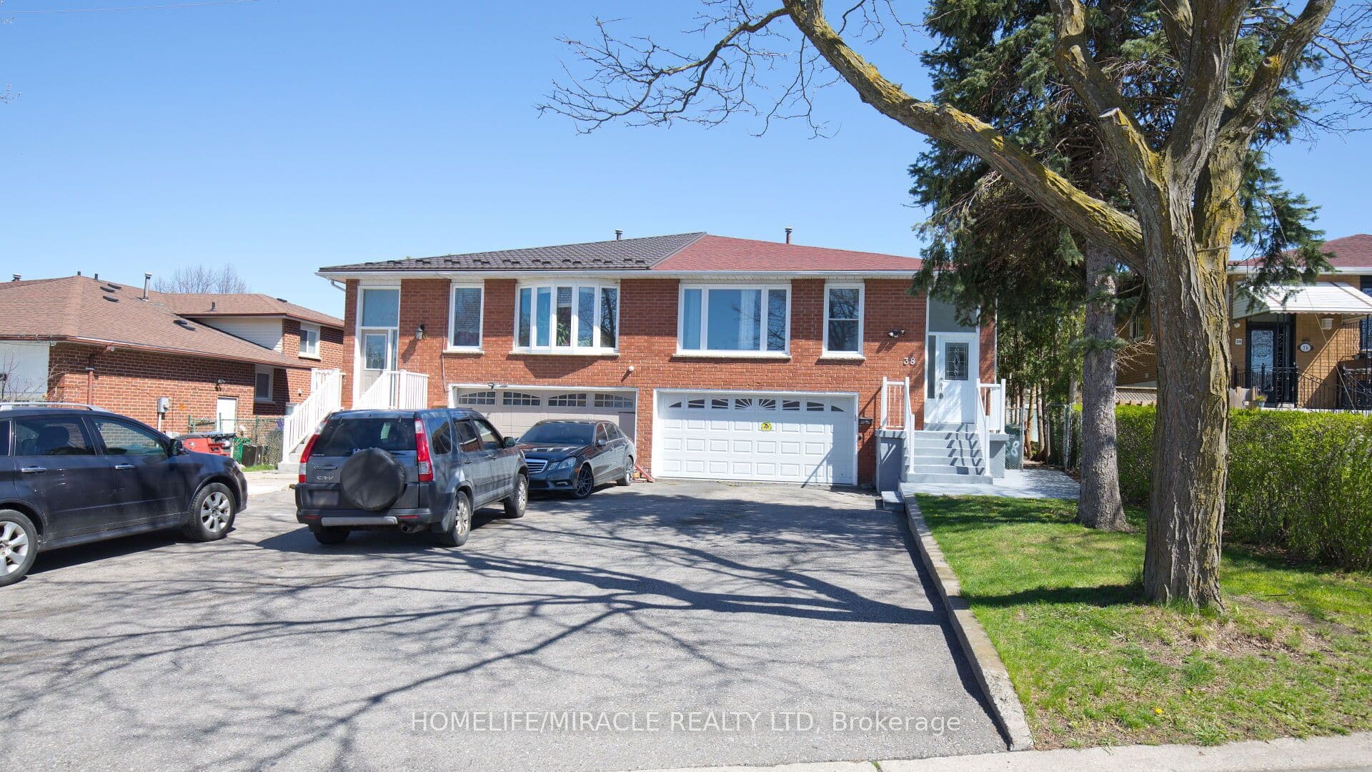 38 Medici Place, Brampton, ON L6S 3C6
