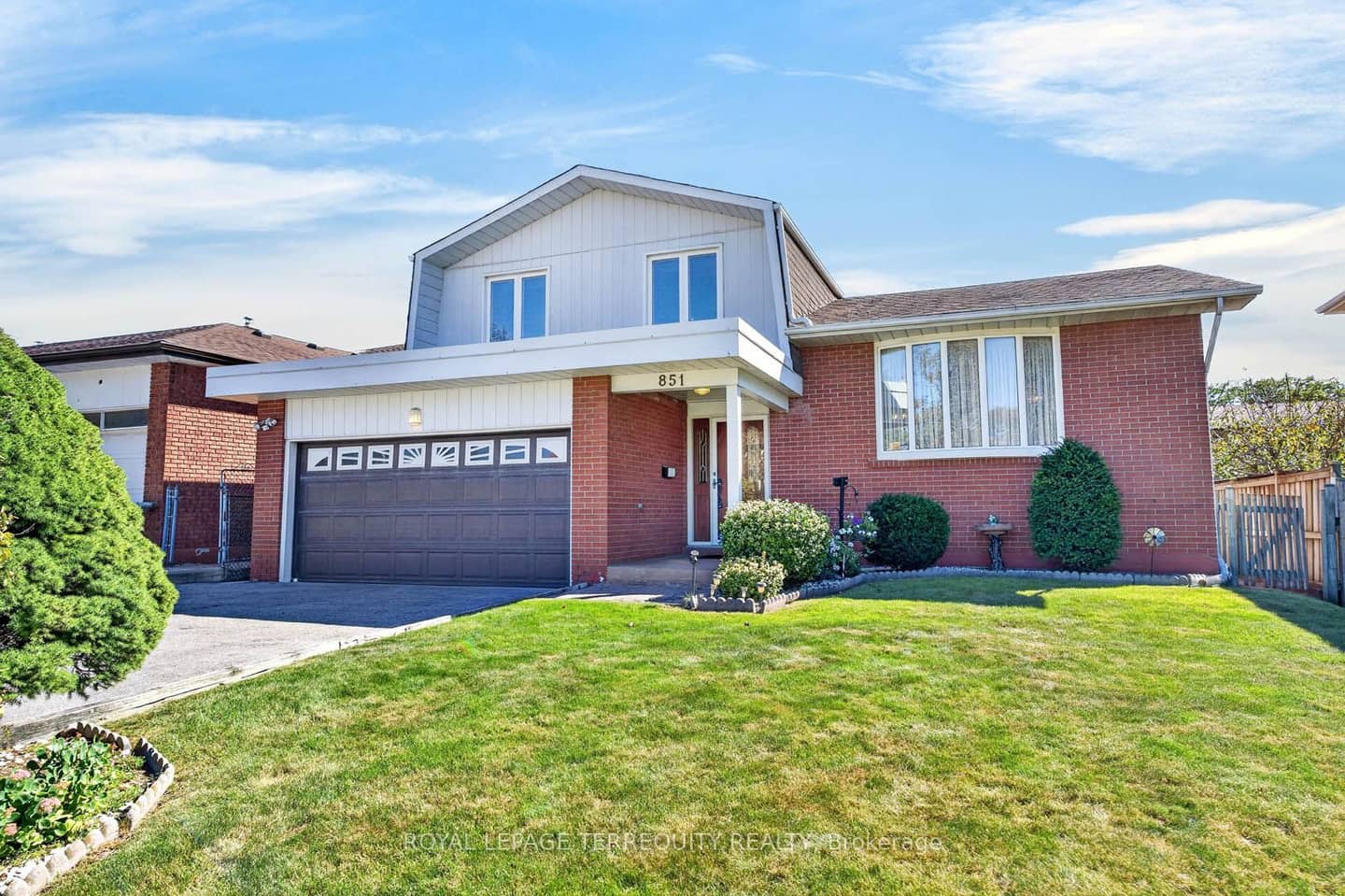 851 Huntingwood Drive, Toronto, ON M1T 3L7