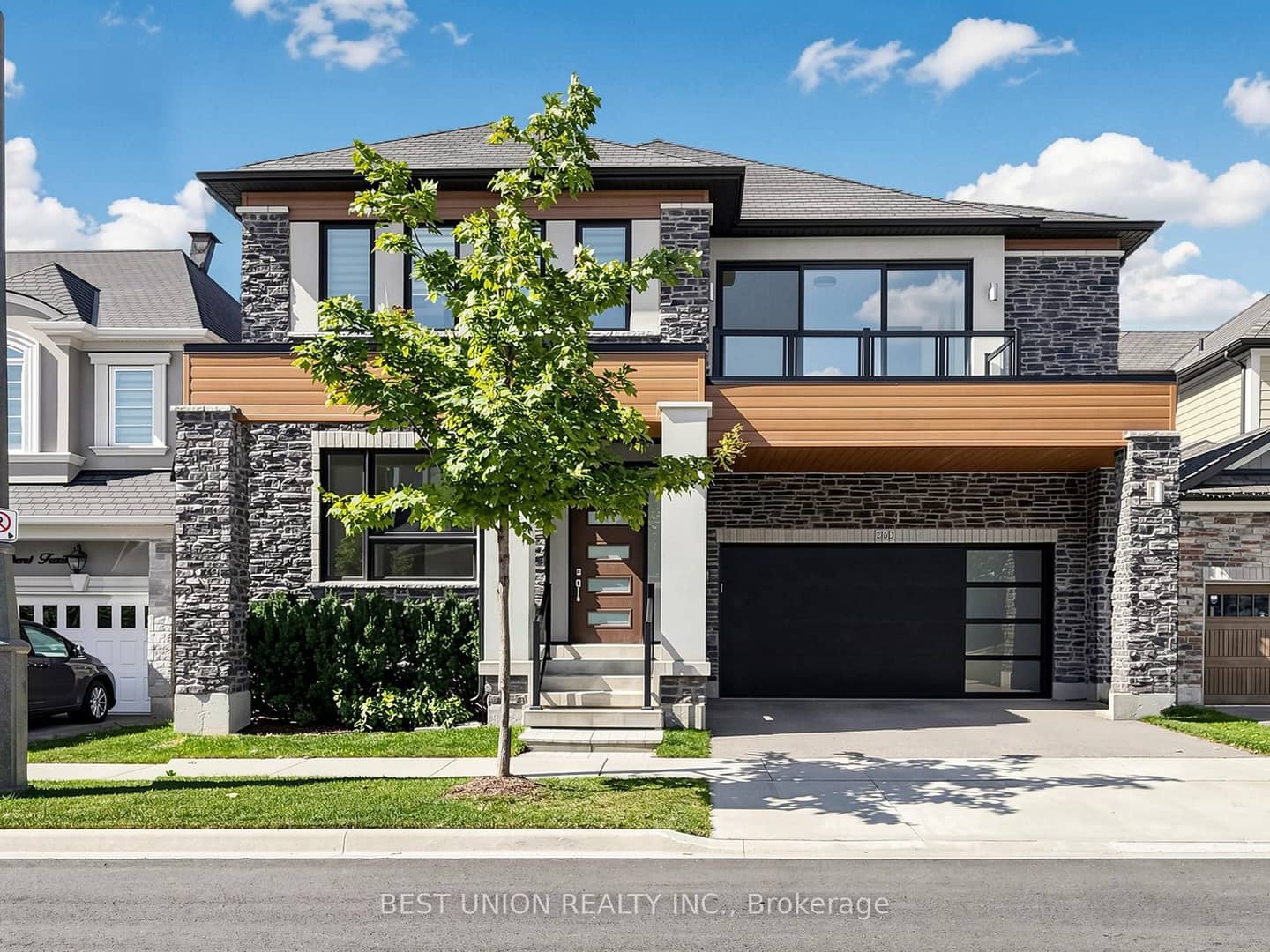 339 Harold Dent Trail, Oakville, ON L6M 1R3