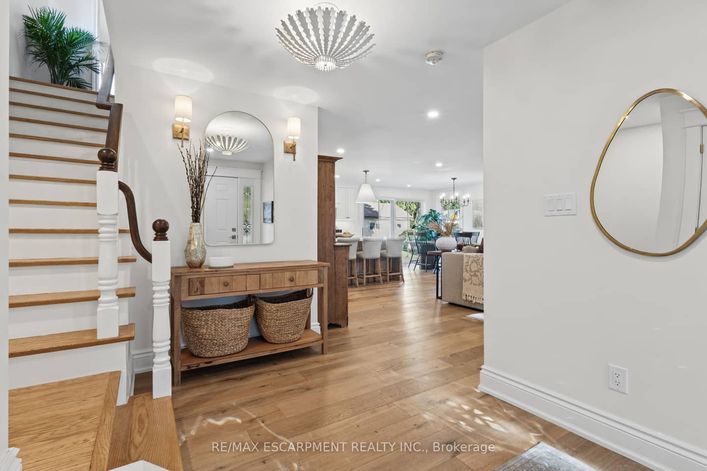609 Cherrywood Drive, Burlington, ON L7T 3W9