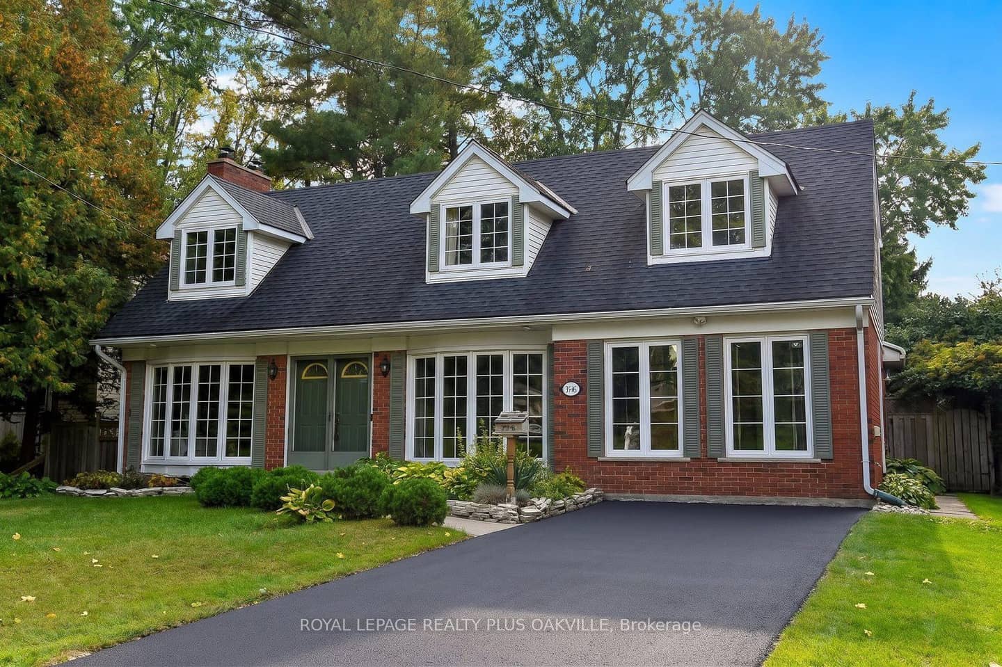 274 Belvenia Road, Burlington, ON L7L 2G4