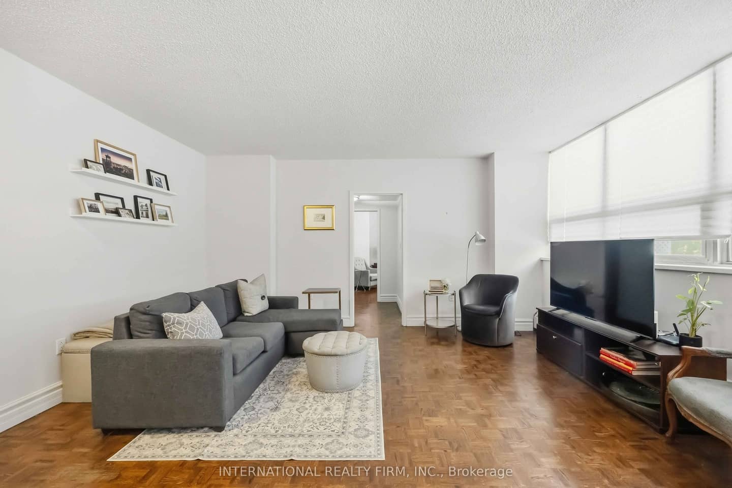 151 La Rose Avenue E 101, Toronto, ON M9P 1B3