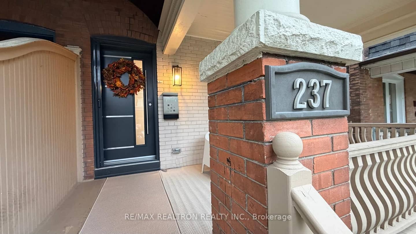 237 Melita Avenue, Toronto, ON M6G 2A1