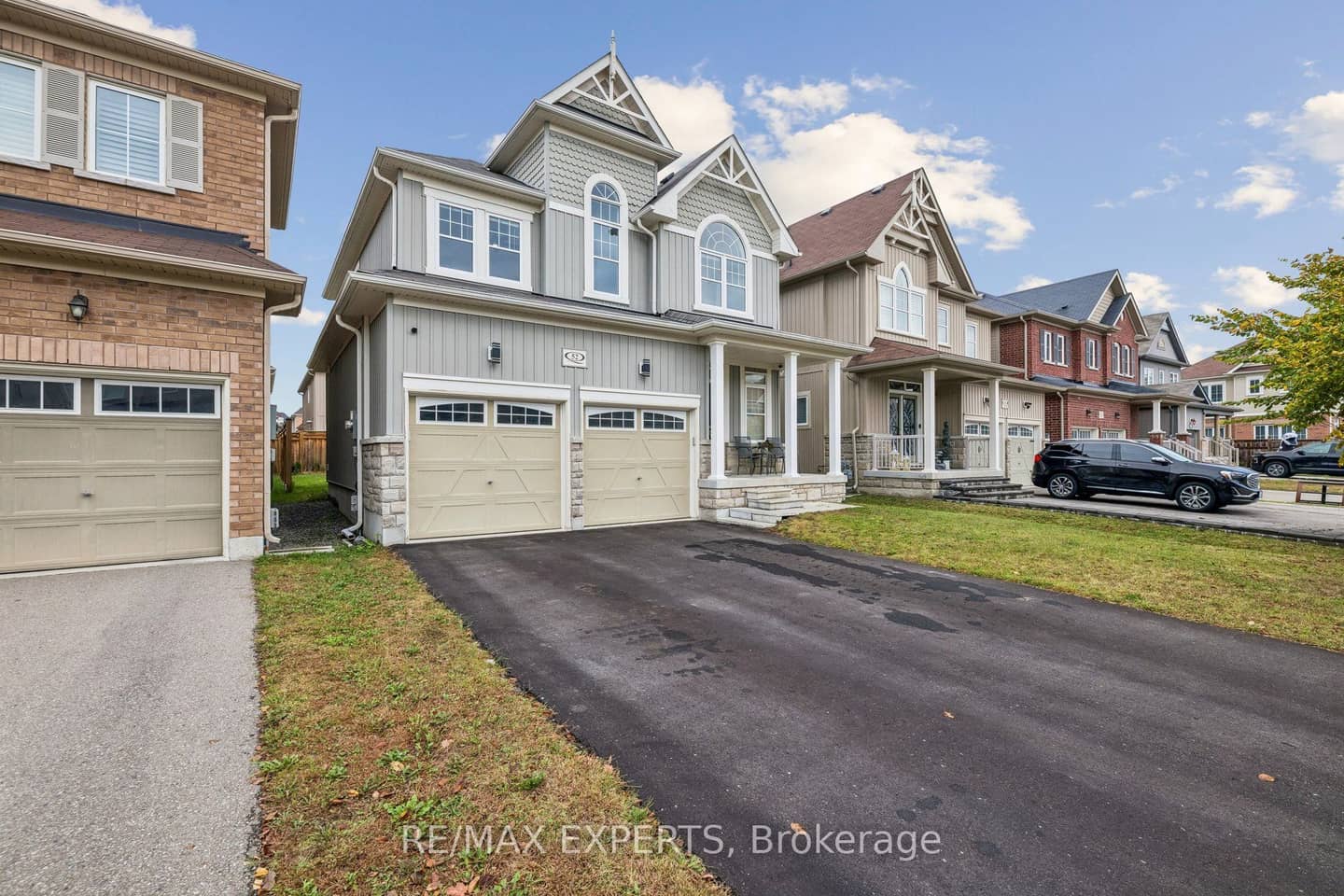 52 Bruce Cameron Drive, Clarington, ON L1C 0T6