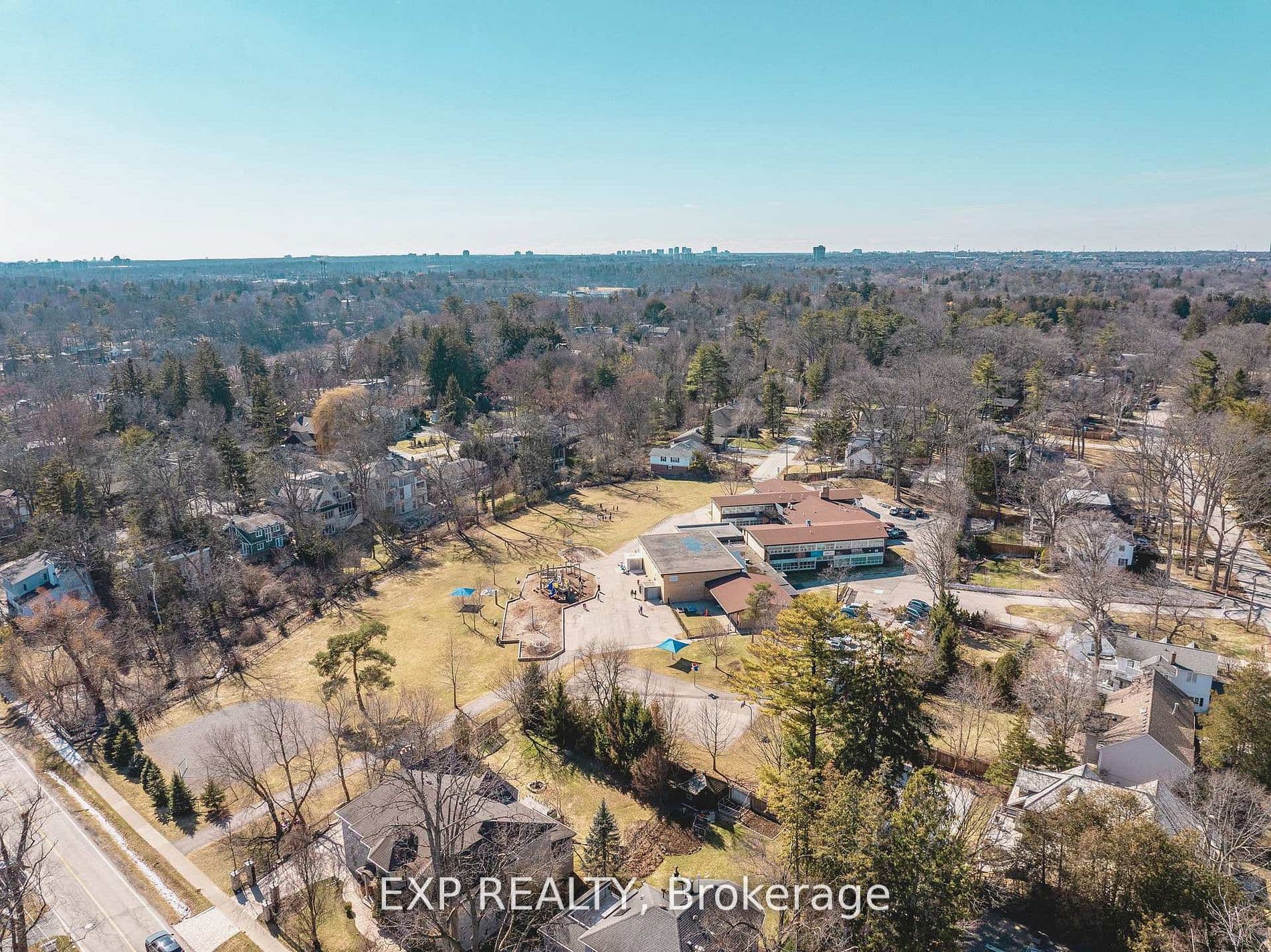 1252 Mona Road, Mississauga, ON L5G 3A1