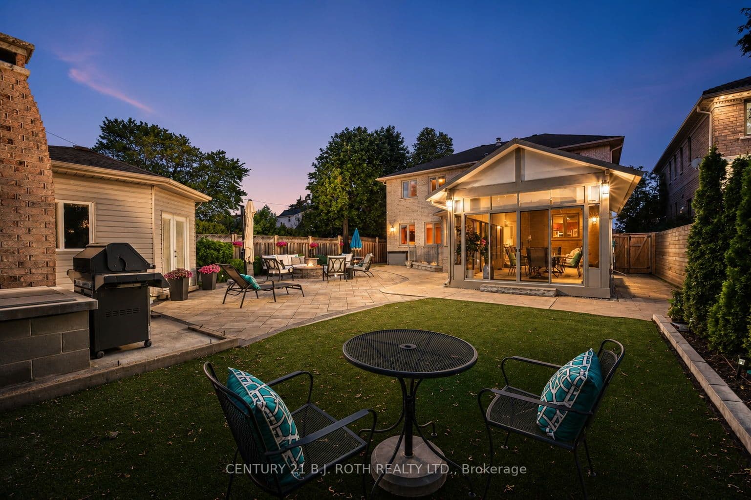20 Creston Road, Toronto, ON M6A 1J1
