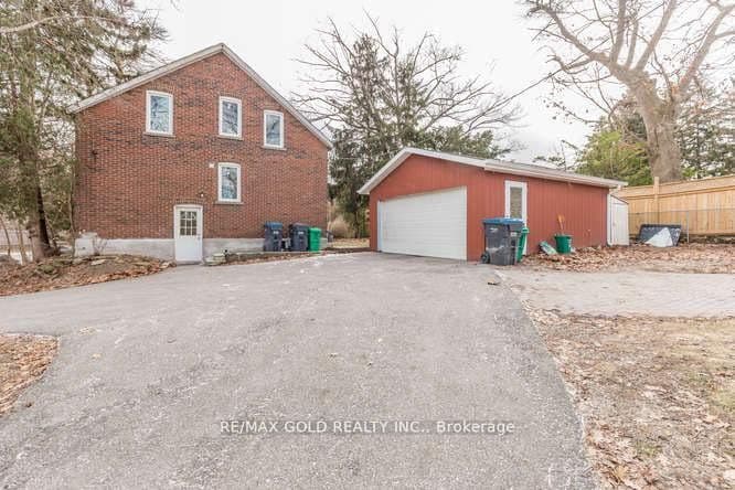 961 Lakeshore Road W, Mississauga, ON L5H 1H8