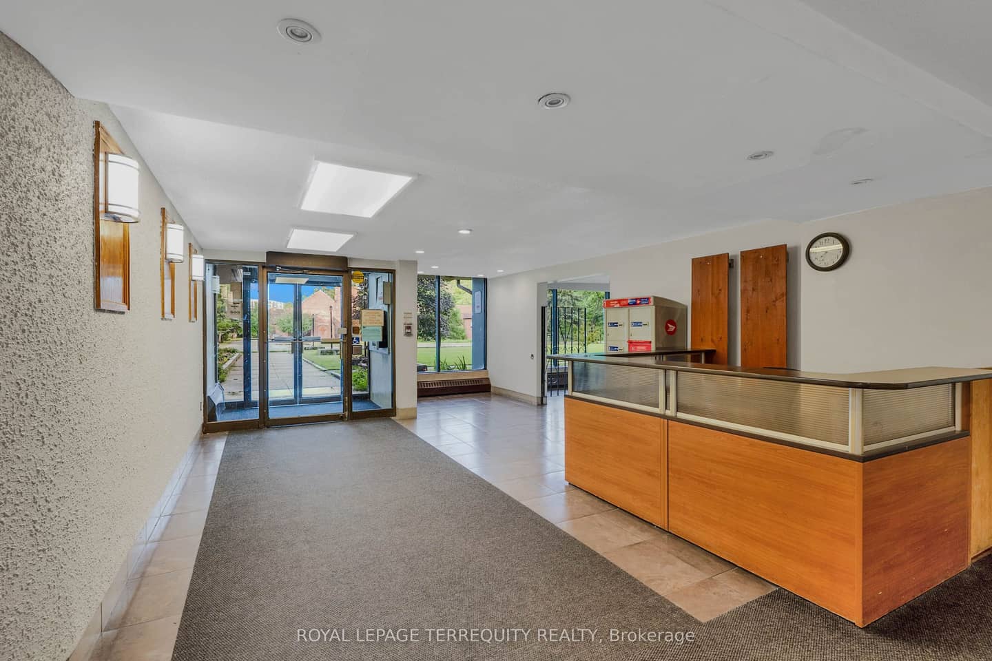 180 Markham Road 816, Toronto, ON M1M 2Z9