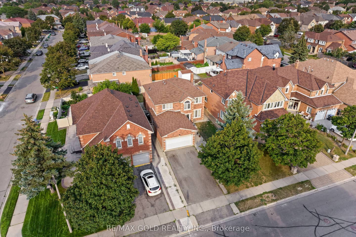 45 Eagleridge Drive, Brampton, ON L6R 1G1