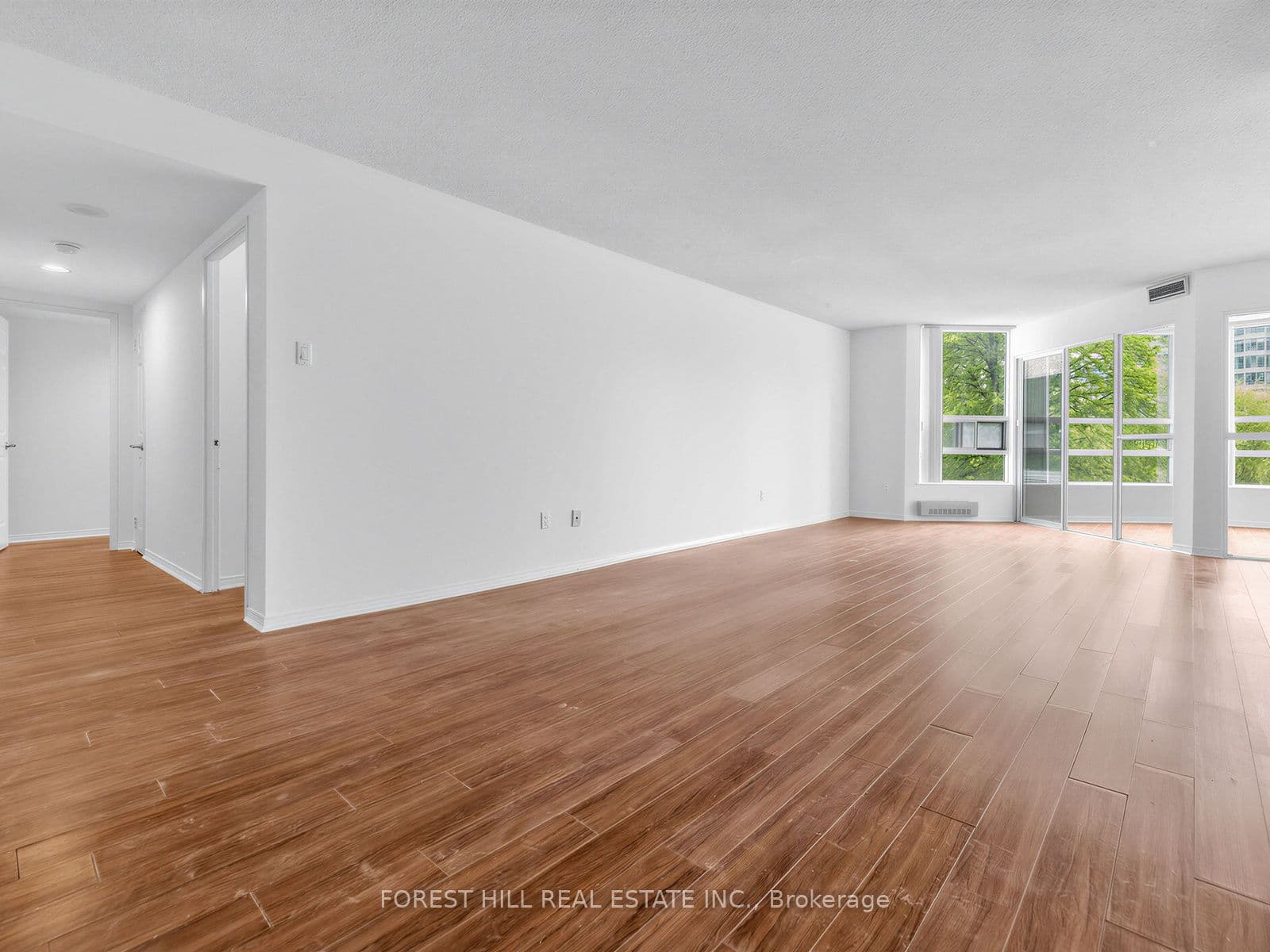 7905 Bayview Avenue 306, Markham, ON L3T 7N3
