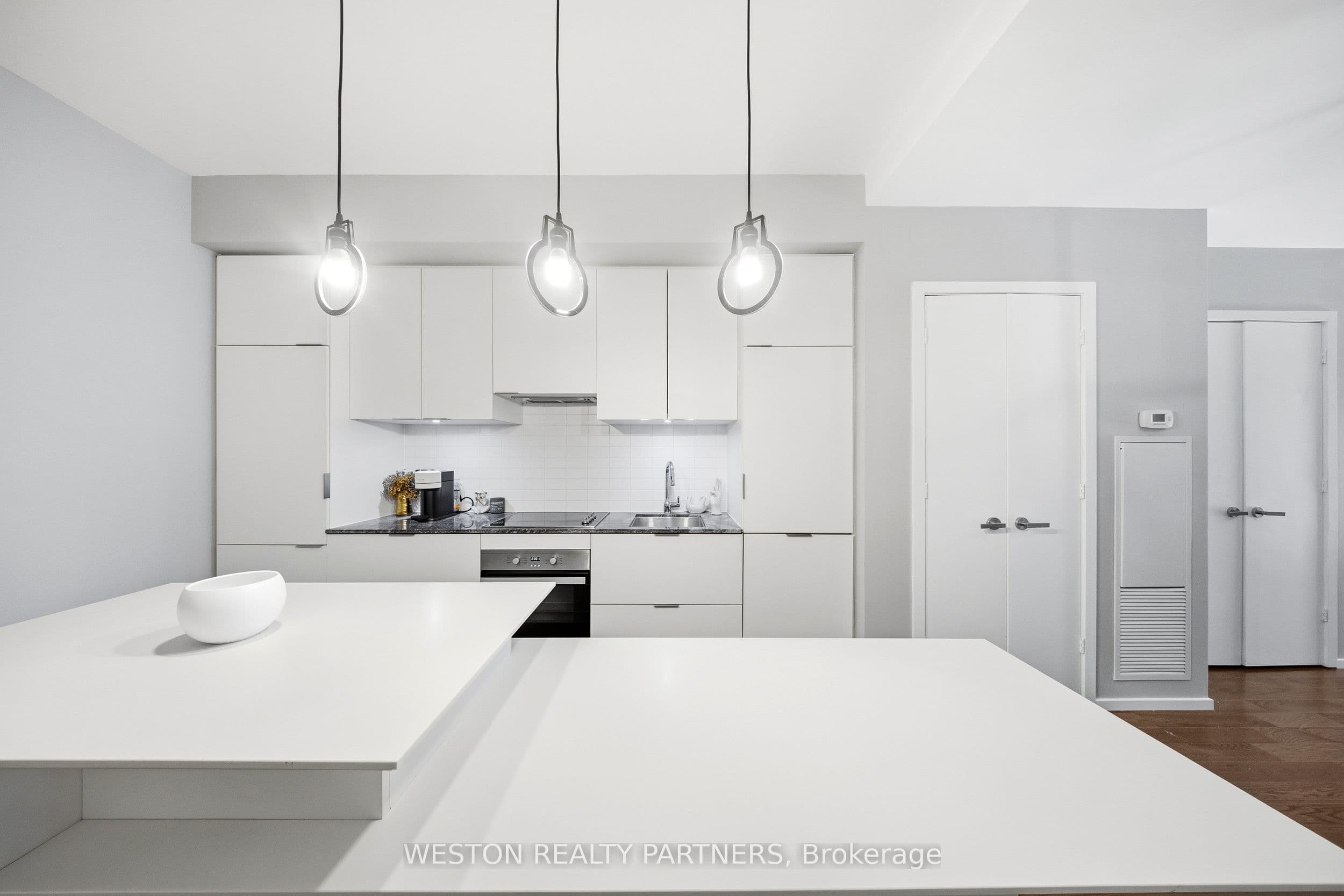 5 st joseph Street 208, Toronto, ON M4Y 0B6