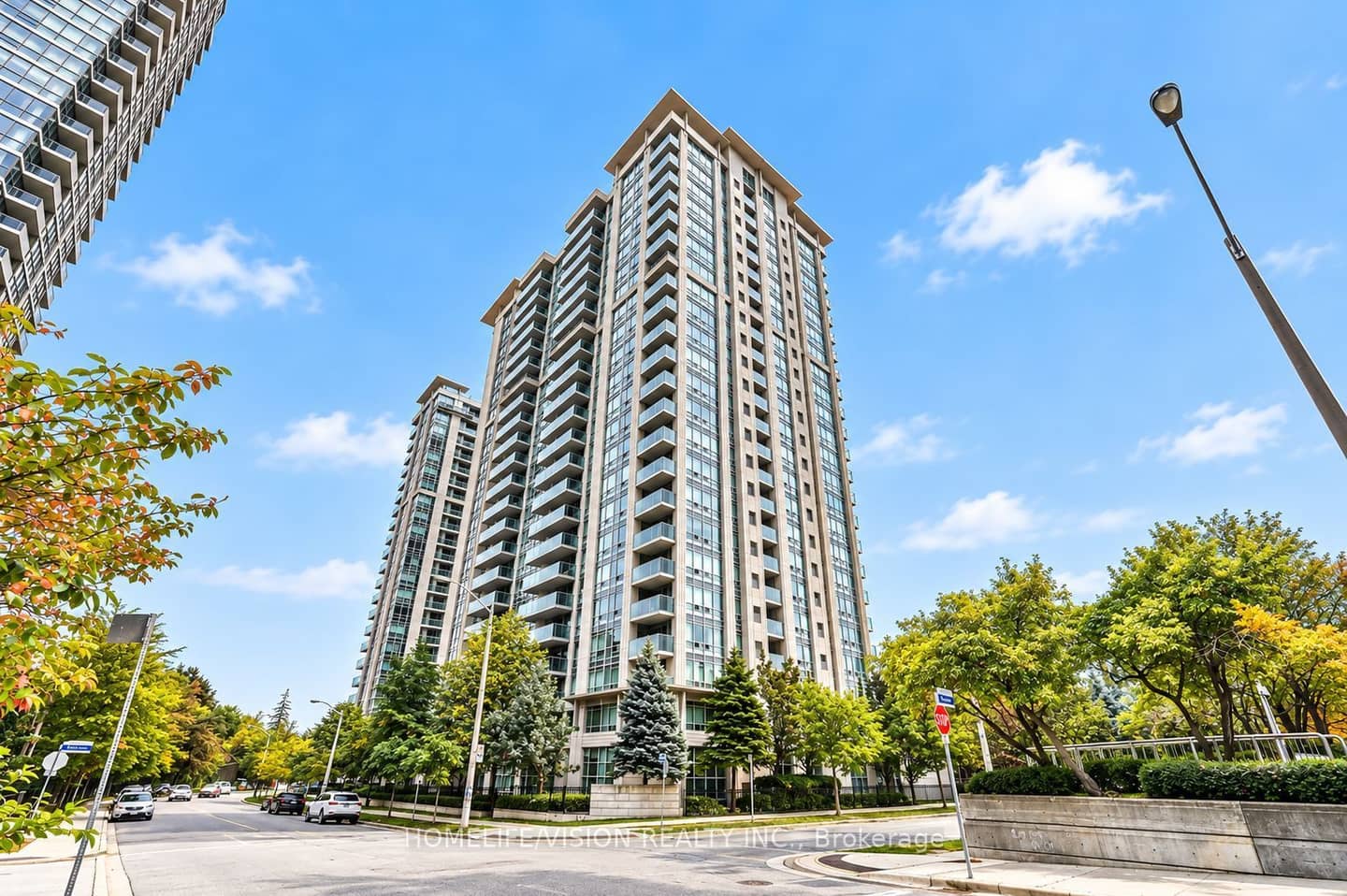 31 Bales Avenue 1801, Toronto, ON M2N 7L6