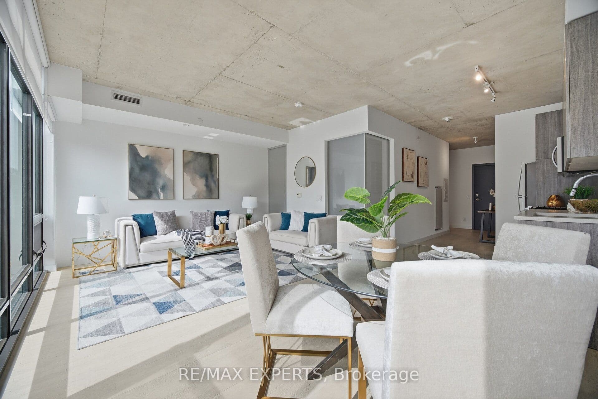 246 Logan Avenue E 225, Toronto, ON M4M 1J2