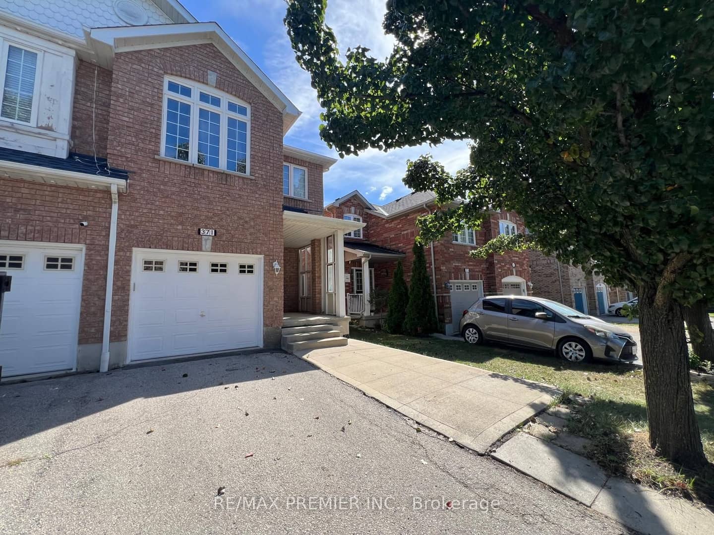 371 Krotone Crescent, Mississauga, ON L5W 1T7