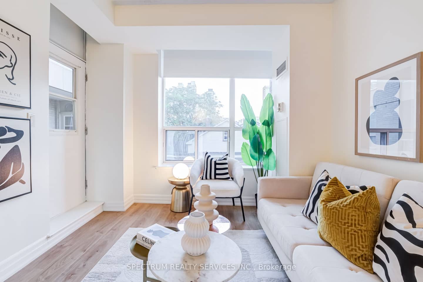 70 Alexander Street, Toronto, ON M4Y 3B6