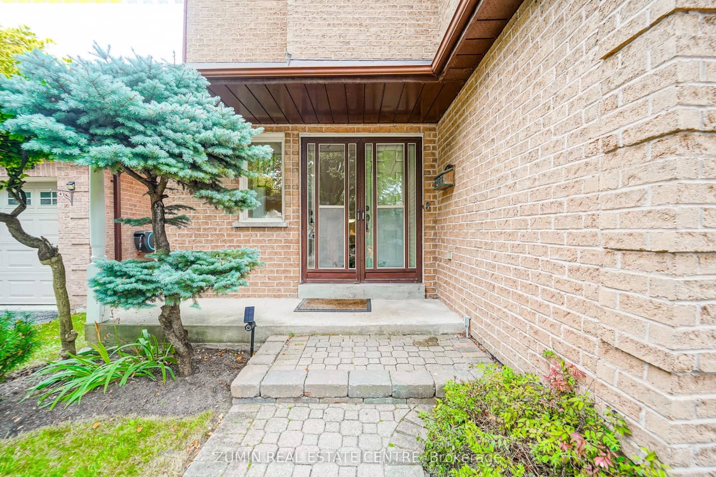 11 Whittington Court, Ajax, ON L1S 4L4