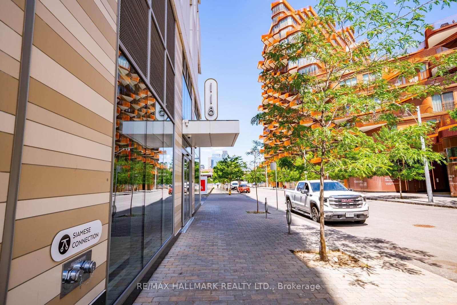 118 Merchants' Wharf 301, Toronto, ON M5A 0L3