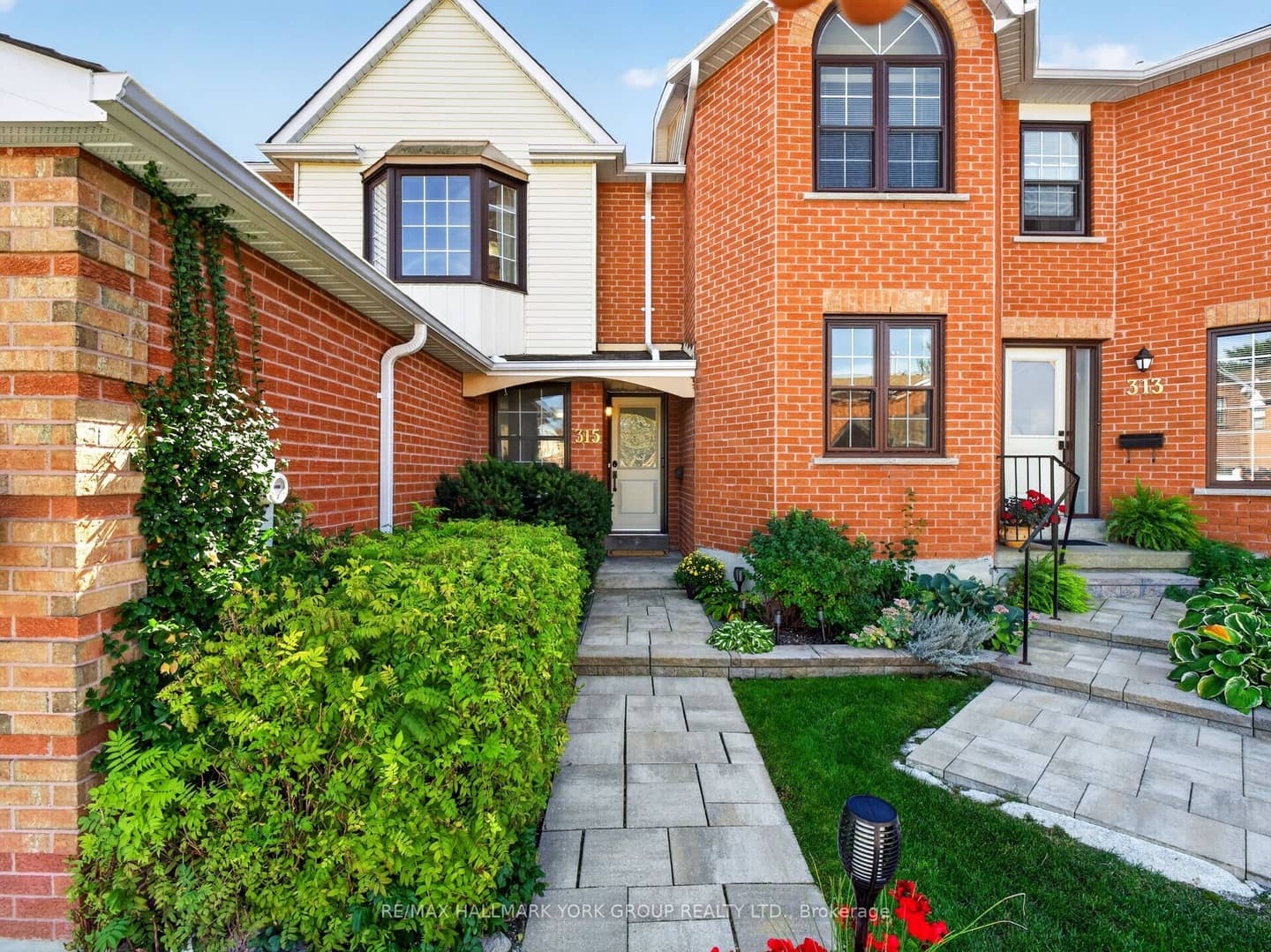 315 Wilkes Court 32, Aurora, ON L4G 6G7