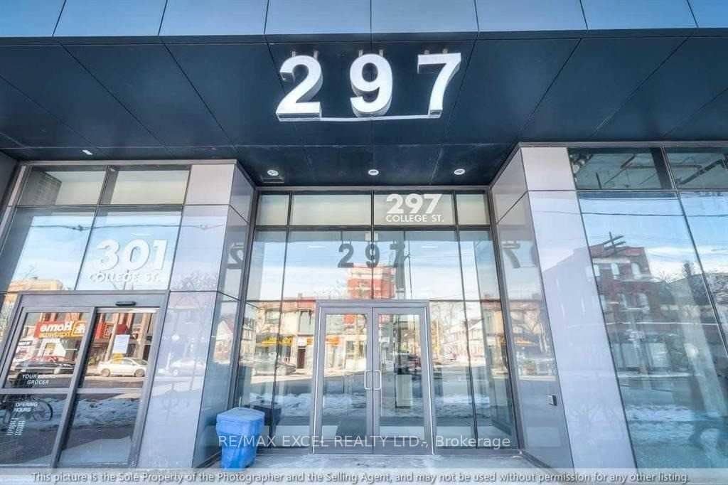 297 College Street 1001, Toronto, ON M5T 1S2