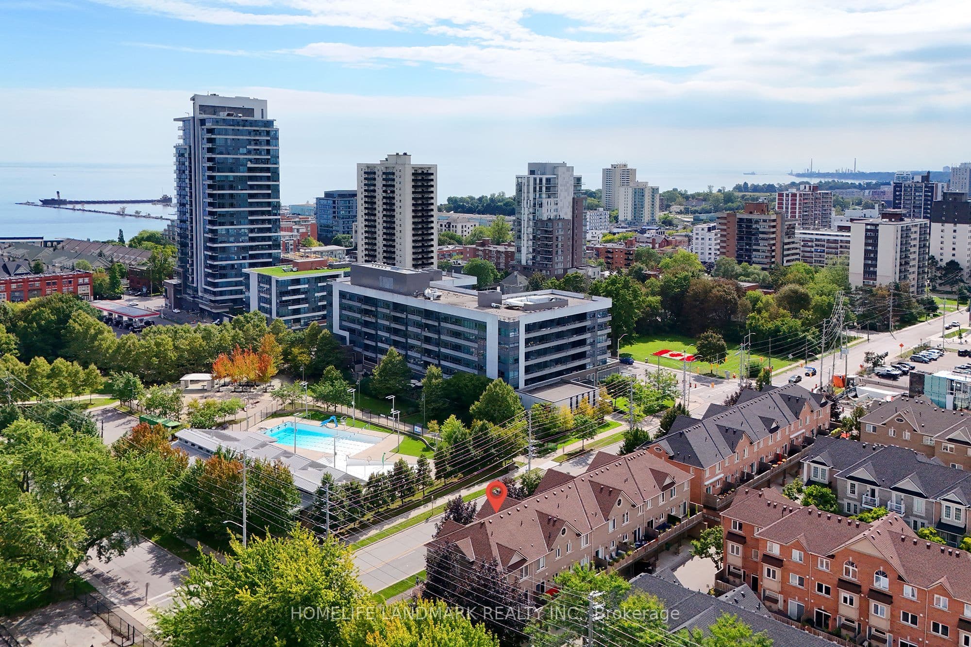 130 Park Street E 15, Mississauga, ON L5G 4W1