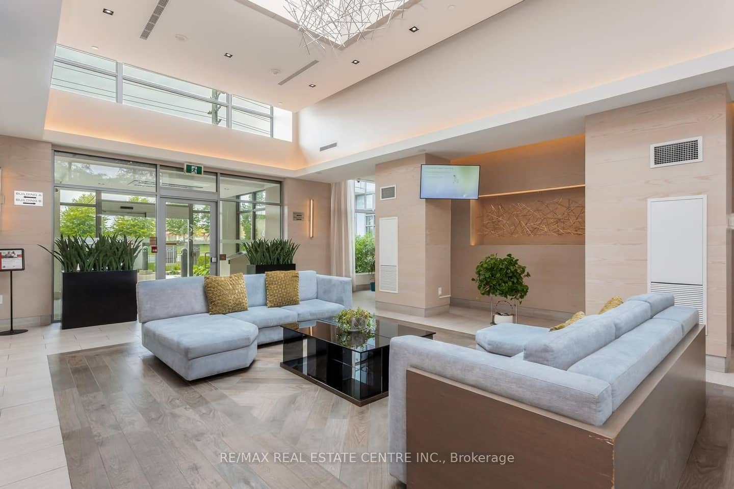4655 Glen Erin Drive E 1009, Mississauga, ON L5M 0Z1