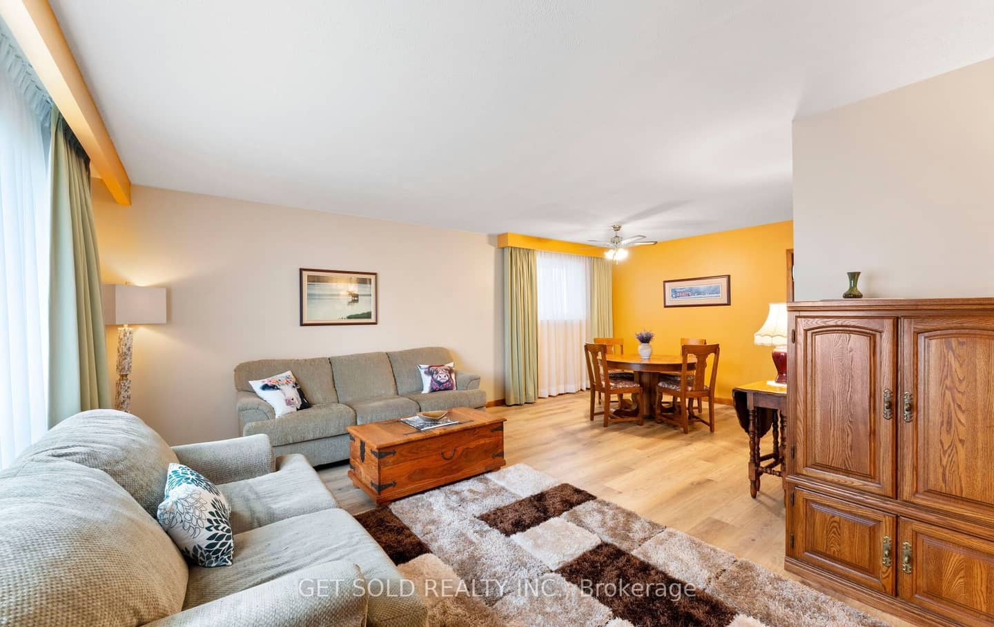 22 Almayo Crescent, Toronto, ON M9V 2L4