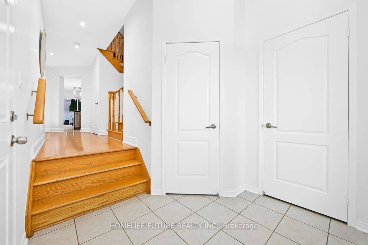 25 Thackery Drive, Ajax, ON L1T 0G5