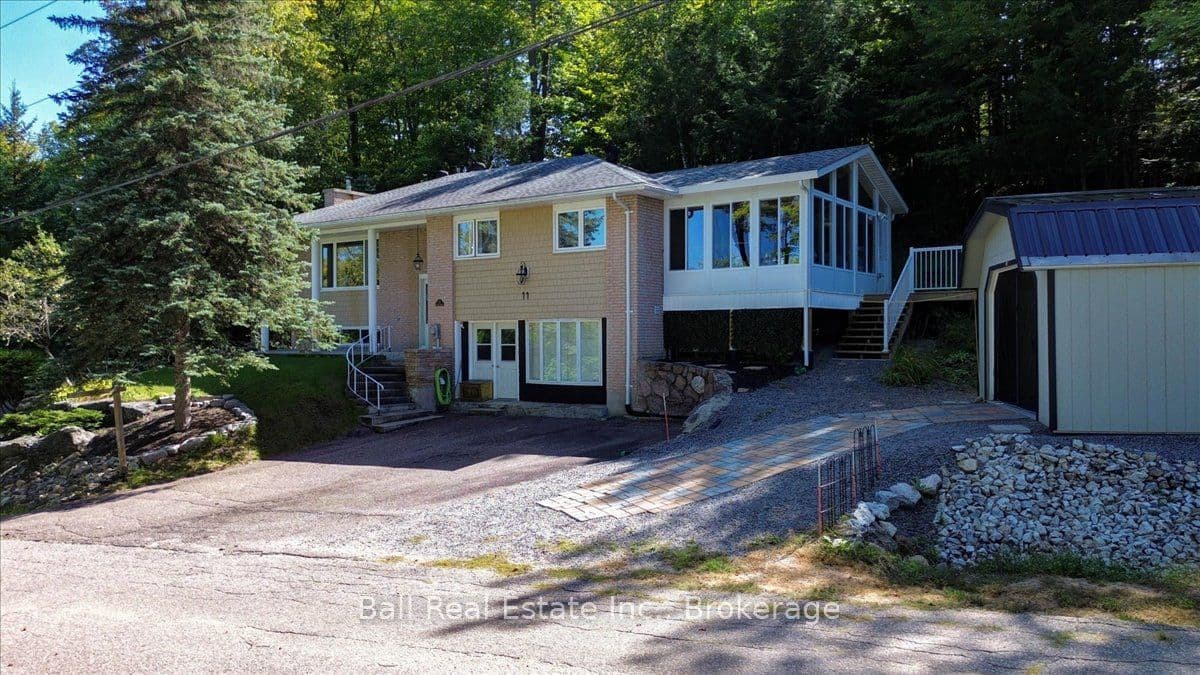11 Ridge Road, Bancroft, ON K0L 1C0
