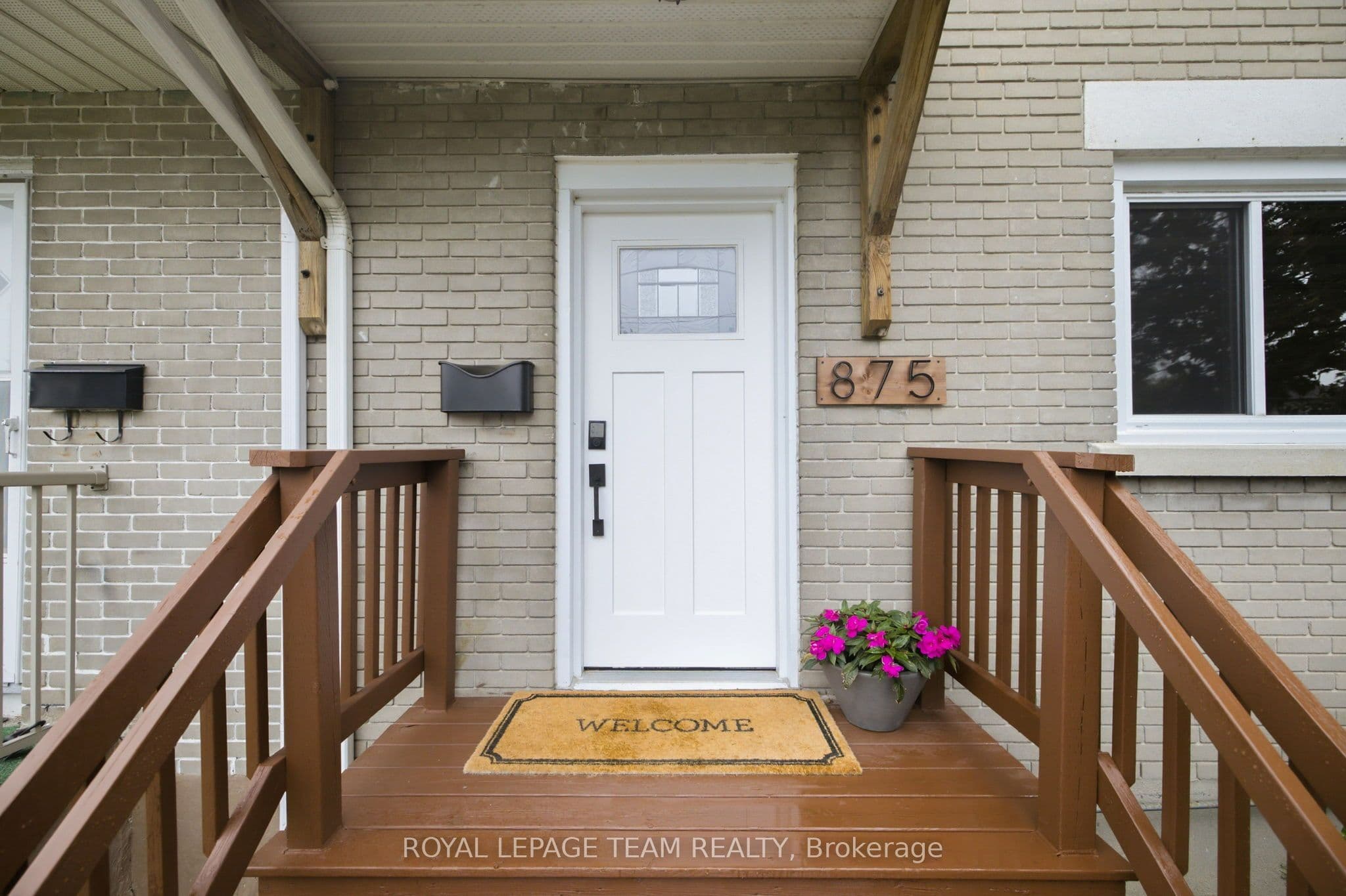 875 Woodroffe Avenue, McKellar Heights - Glabar Park and Area, ON K2A 2G5
