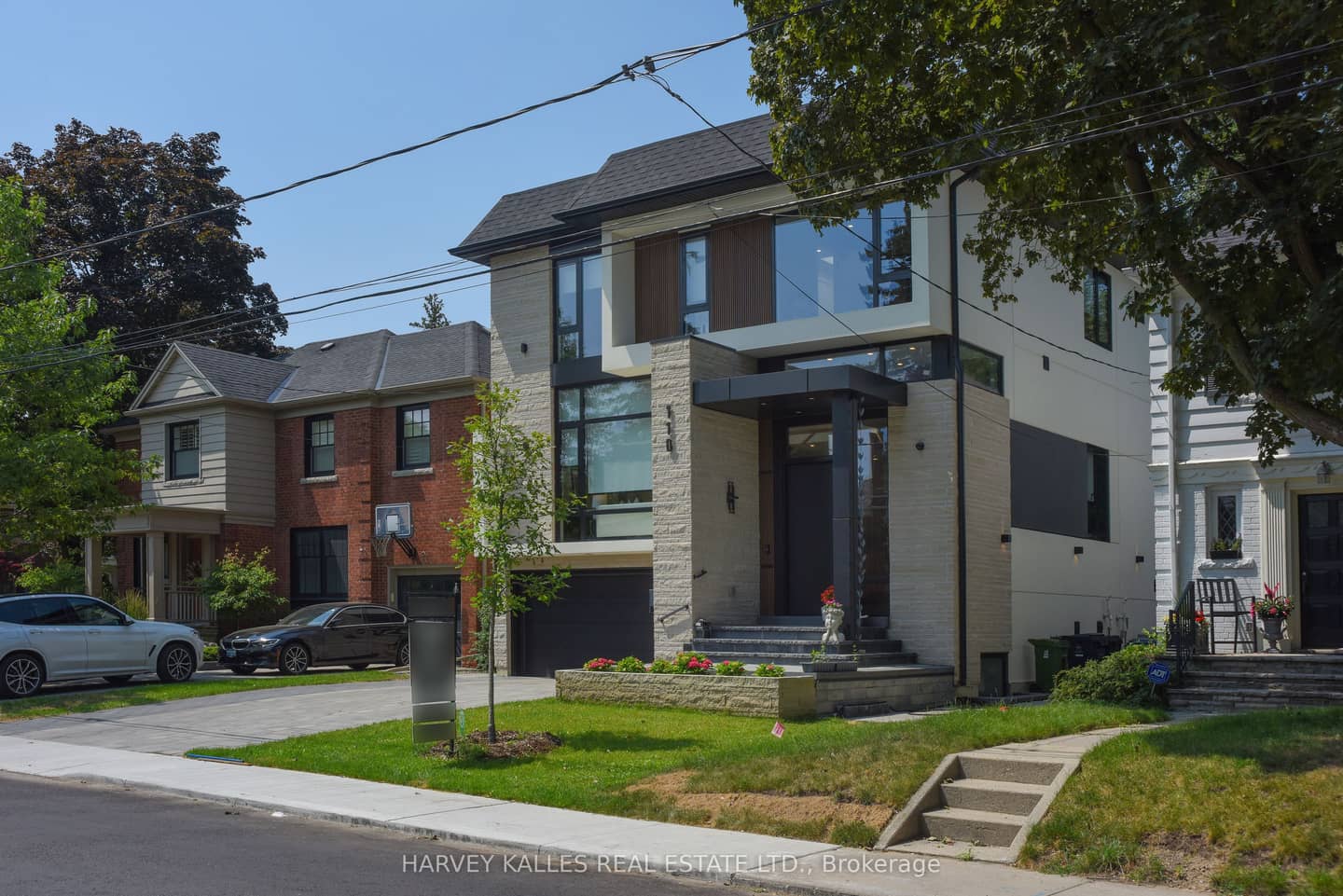 110 Mona Drive, Toronto, ON M5N 2R4