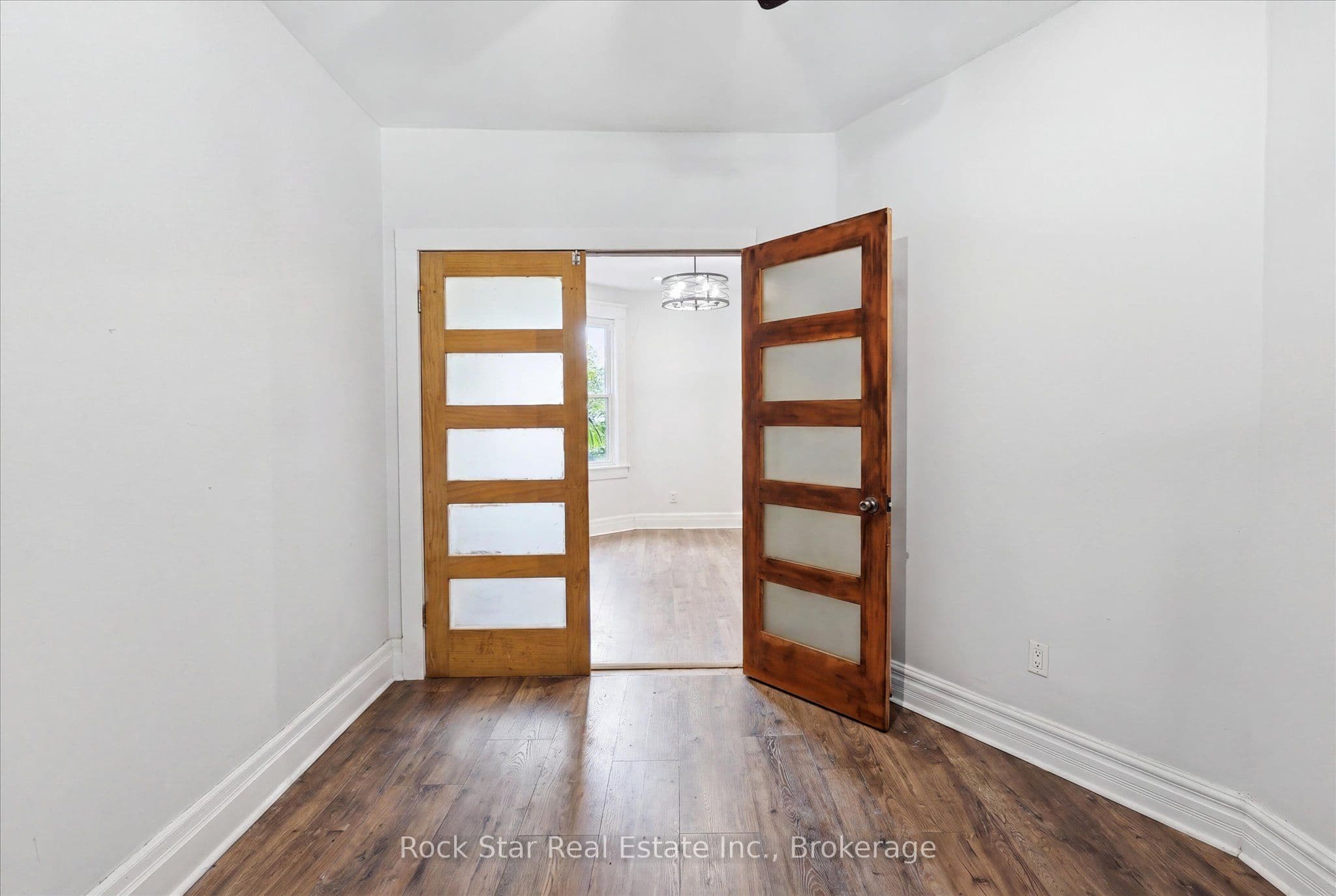 1259 Davenport Road, Toronto, ON M6H 2H2