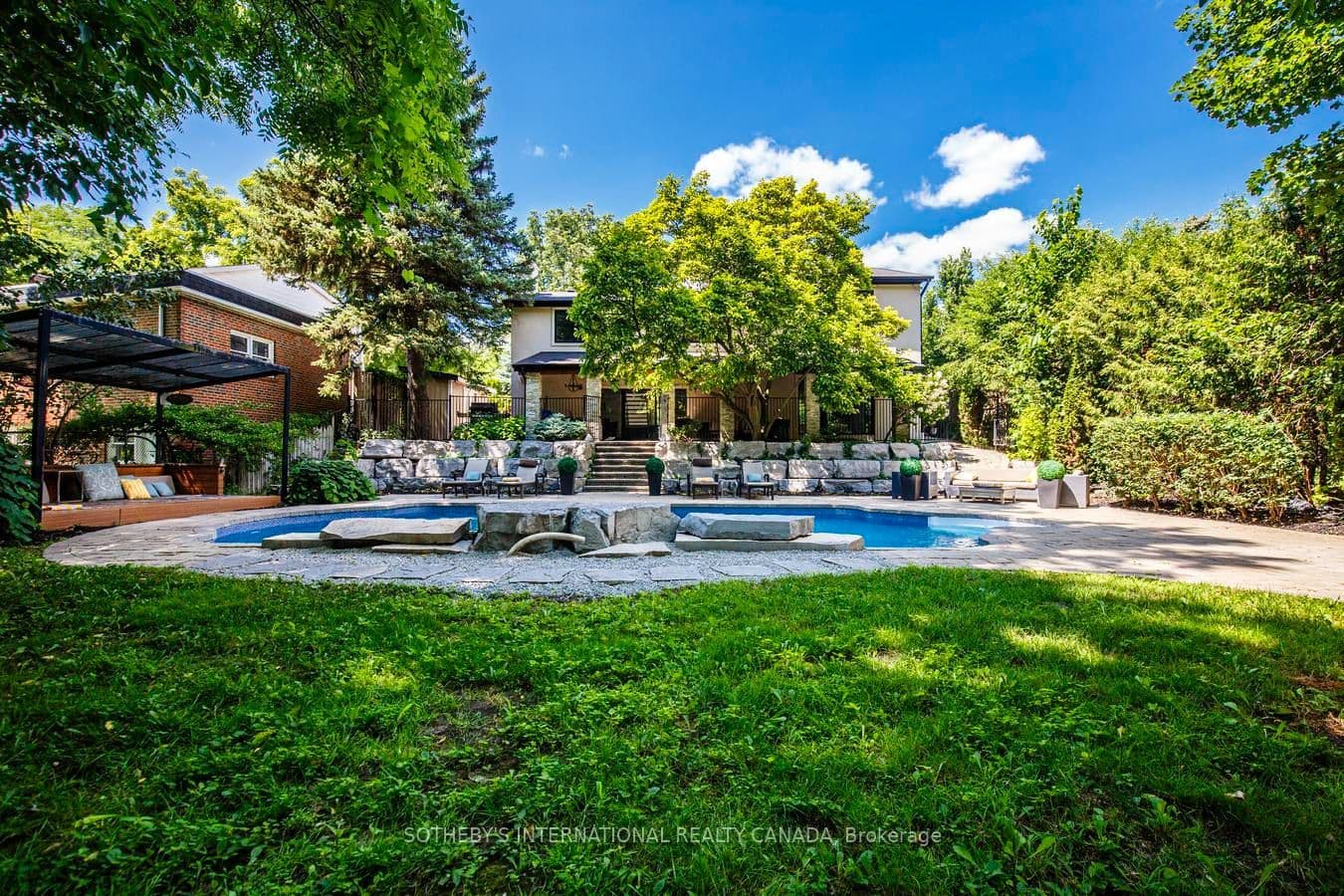 21 Denver Crescent, Toronto, ON M2J 1G6