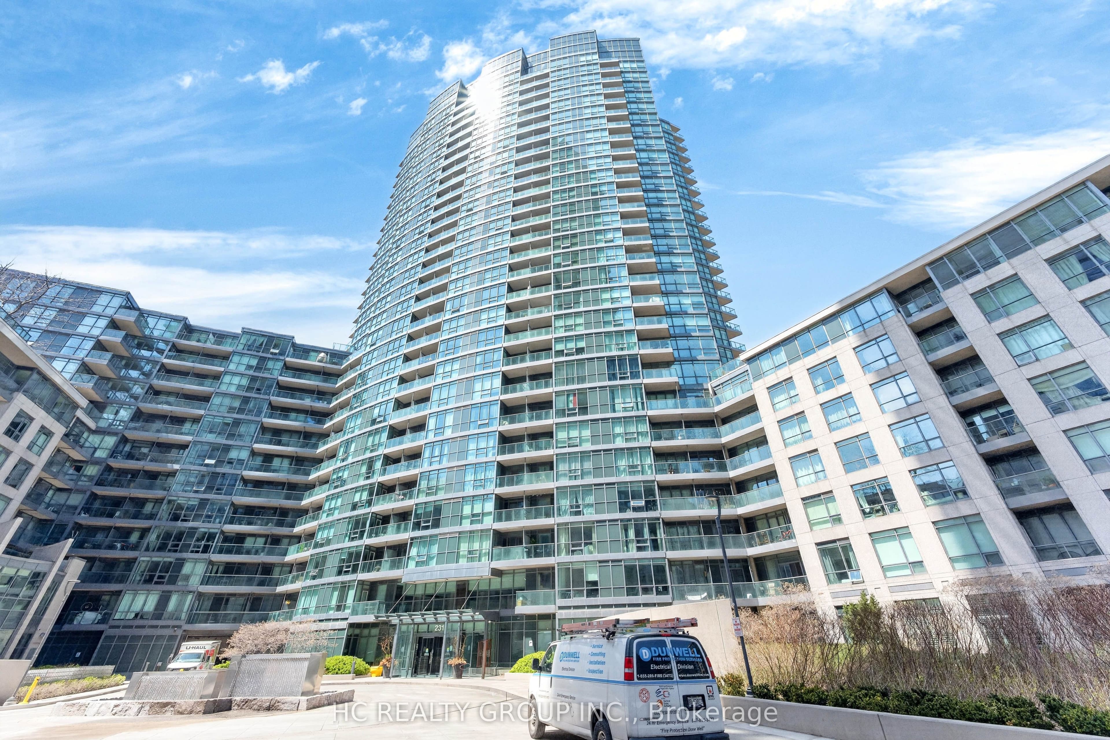 231 Fort York Boulevard 121, Toronto, ON M5V 1B2