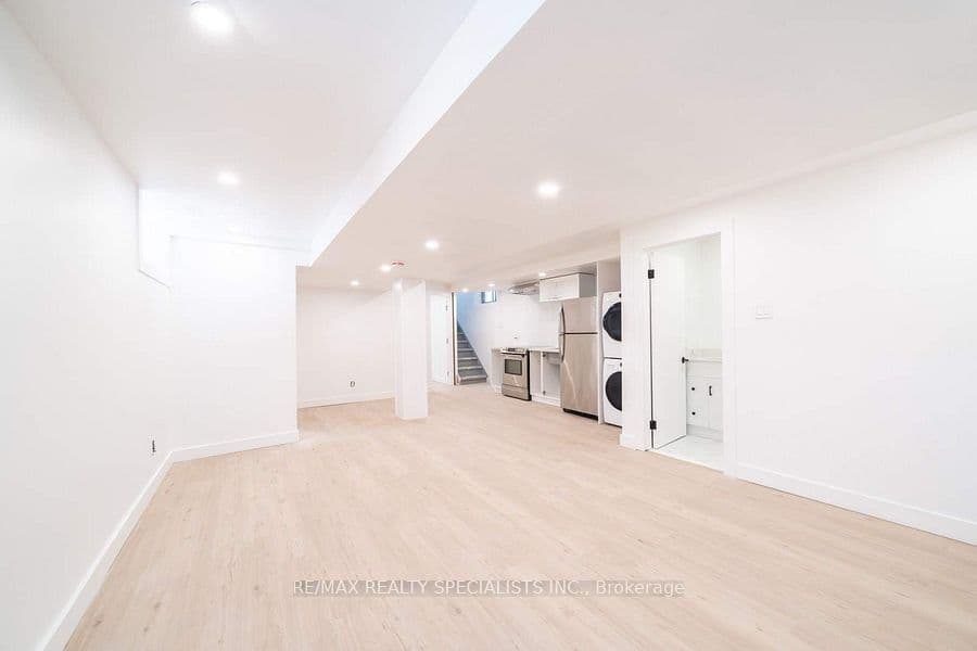29 Goodwood Avenue Lower, Toronto, ON M6E 1J1