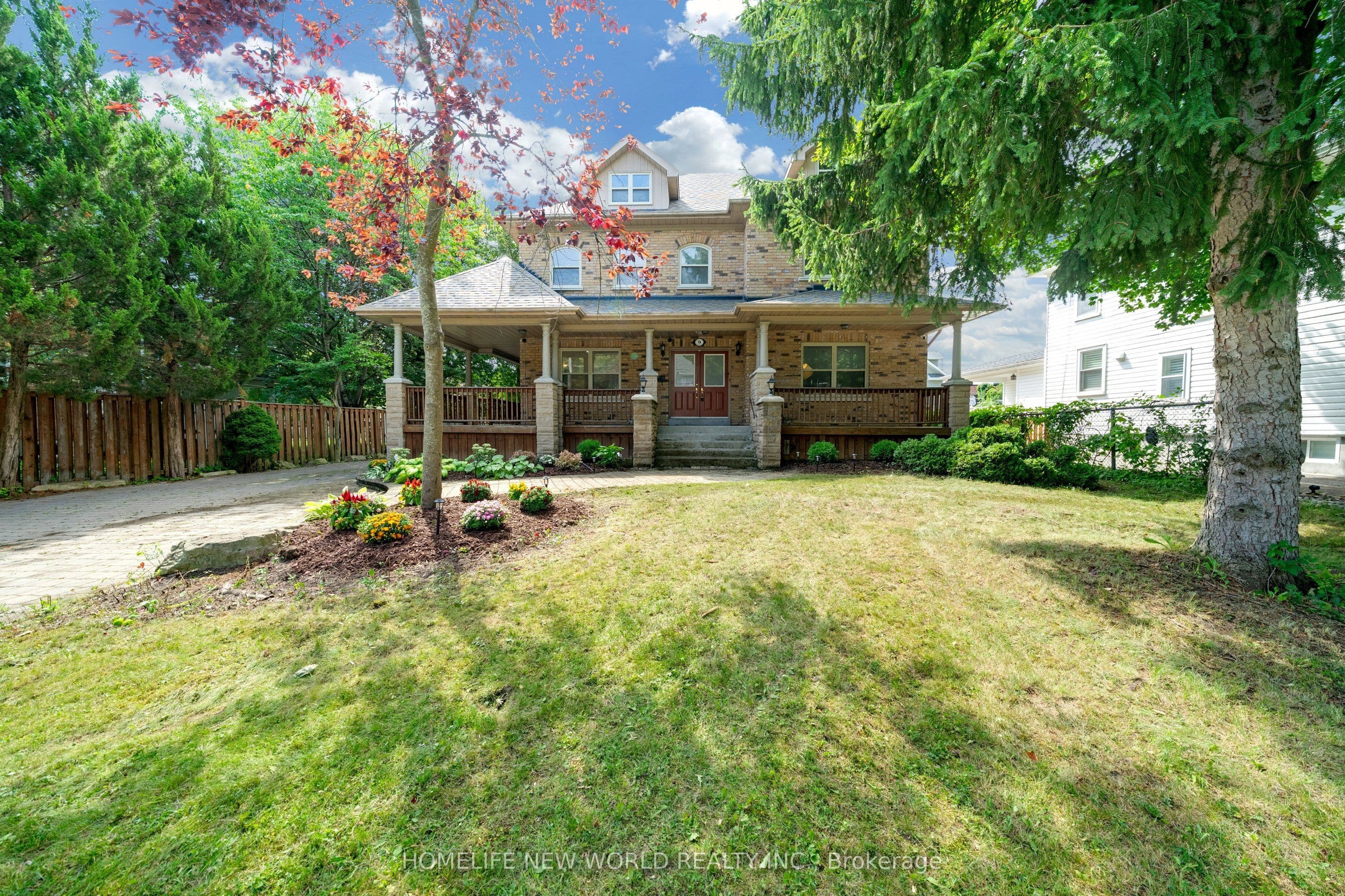 9 Pavillion Street, Markham, ON L3R 1N8
